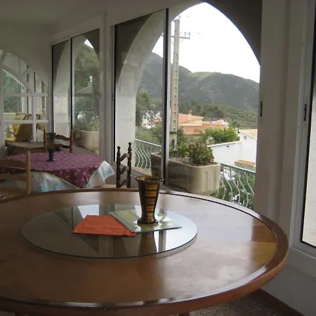 Villa Almeria 3 *